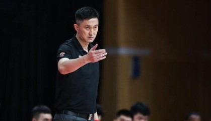 广东男篮新赛季兵强马壮！媒体人：人才堆积不好带，杜锋有麻烦